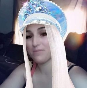 Meet your Posher, April